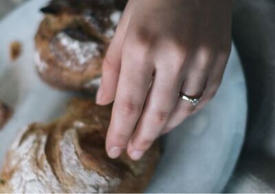 指輪とパン